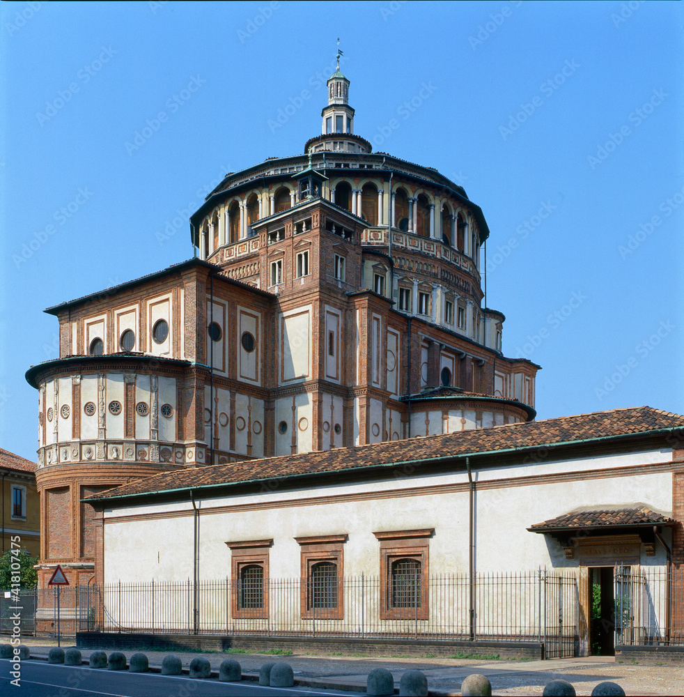 Milano. Esterno con Abside e cupola di Santa Maria delle Grazie.