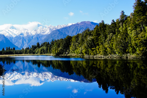 Fototapeta Naklejka Na Ścianę i Meble -  Lake Matheson and reflection New Zealand