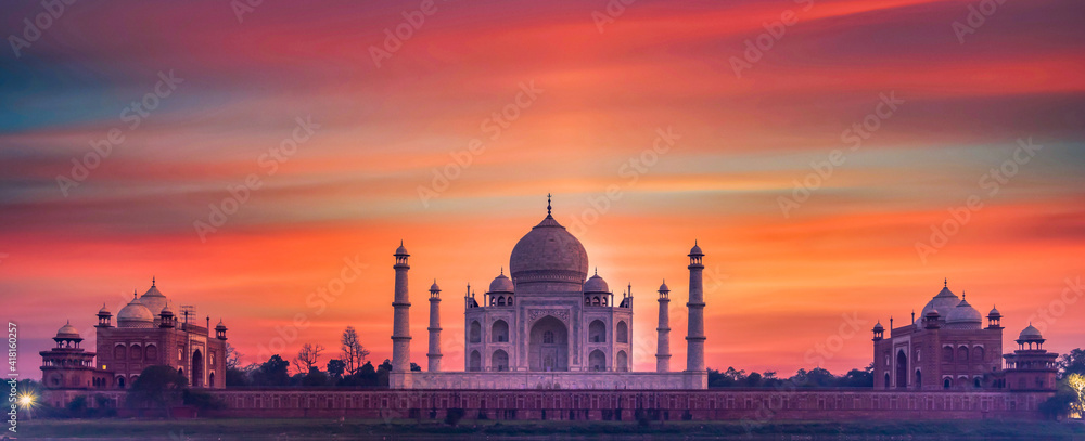 Taj Mahal ivory white marble mausoleum in the Indian city of Agra, Uttar Pradesh, India, Taj Mahal beautiful landmark, Symbol of loveI, India.