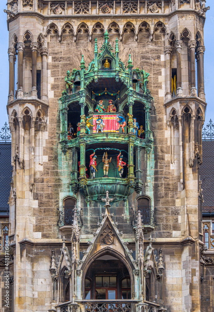 Glockenspiel am neuen Rathaus in München, Bayern, Deutschland