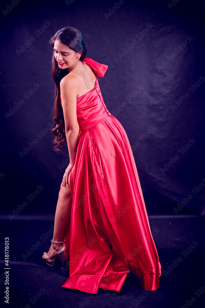 MELANY NAVARRO VESTIDOS 02
MELANY NAVARRO VESTIDOS 02