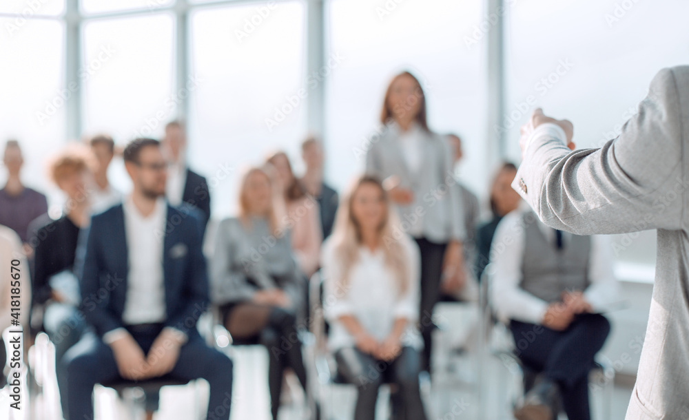 image of a speaker giving a lecture at a business seminar - obrazy, fototapety, plakaty 