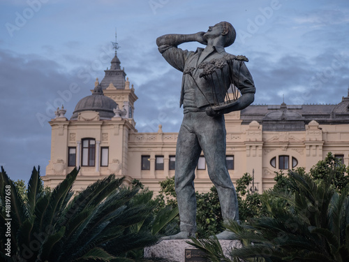 Obraz na płótnie Sculpture in the Park near the Alcazaba, Estatua del Biznaguero, Malaga, Turism, spain w salonie