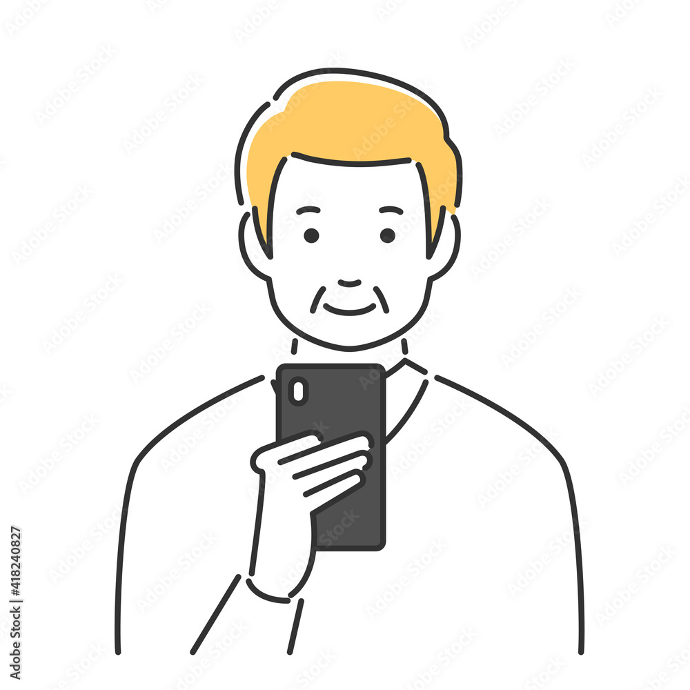 笑顔でスマホを見る高齢男性