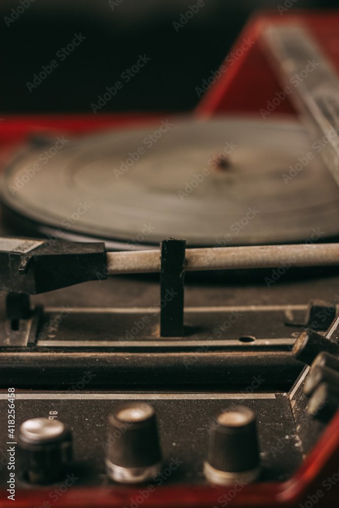 Obraz premium retro gramophone playing music technology vintage close-up
