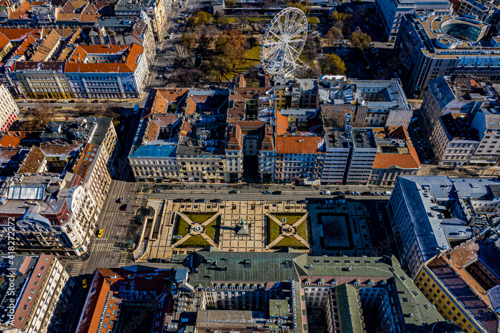 Obraz premium Budapest aus der Luft | Luftbilder von Ungarns Hauptstadt Budapest mit allen Sehenswürdigkeiten von Budapest