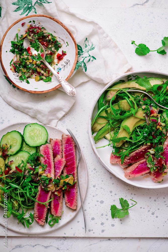 Tuna with chimmichurri sauce, arugula and avocado .style hugge Tuna with chimmichurri sauce, arugula and avocado .style hugge