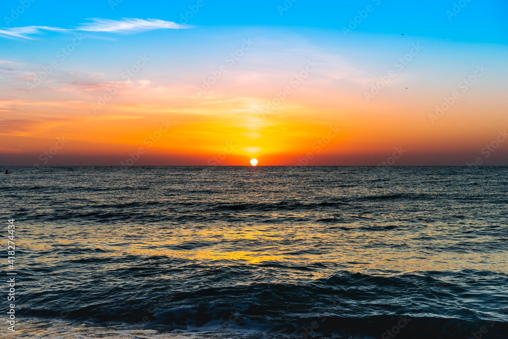 Fototapeta premium Sunrise In The Sea