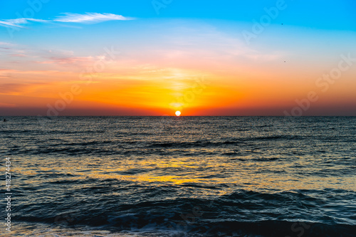 Fototapeta Naklejka Na Ścianę i Meble -  Sunrise In The Sea