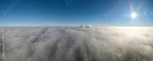 elektrownia Rybnik, kominy nad mgłą z lotu ptaka