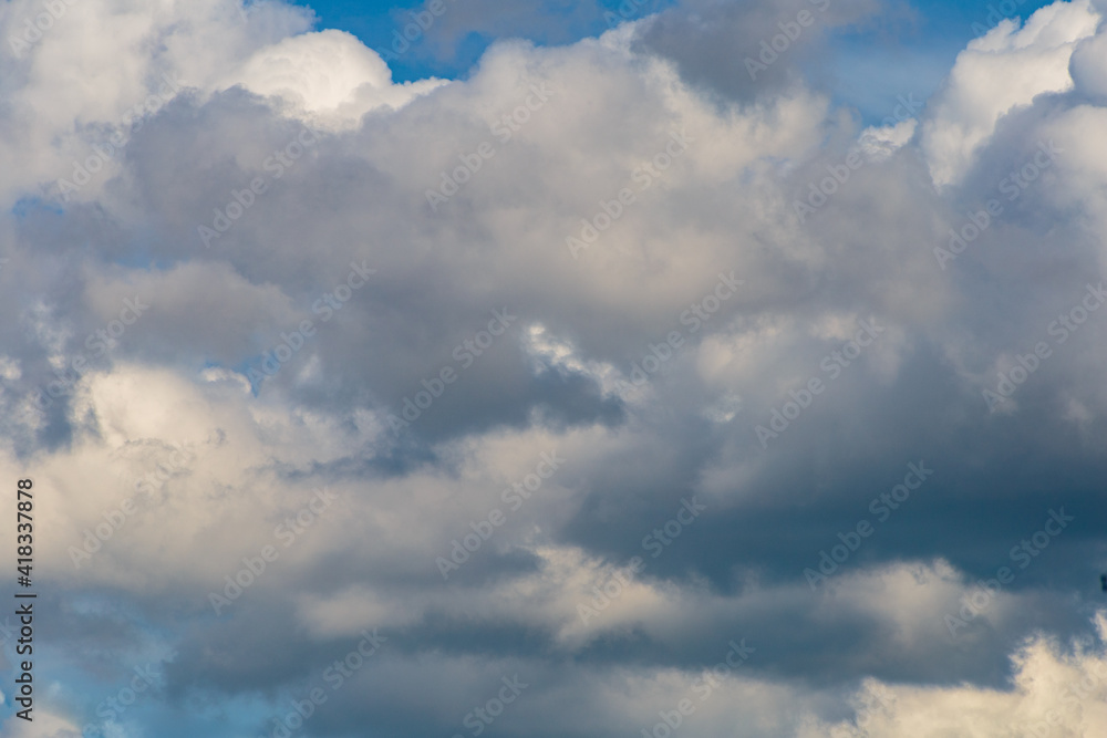 Obraz premium The wind drives the rain clouds. Sky and clouds patterns background.