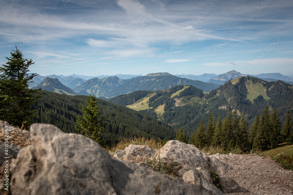 Panorama Ausblick von der Alpspitz in Nesselwang auf die Bergwelt in den Allgäuer Alpen