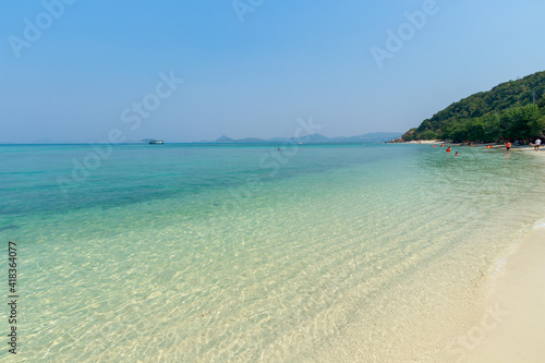 Fototapeta Naklejka Na Ścianę i Meble -   beautiful tropical island beach - Koh Kham, Sattahip,chonburi , Thailand 