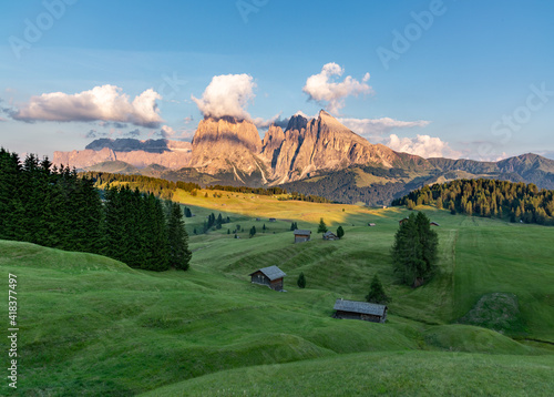 Obraz na płótnie Seiser Alm, Alpe di Siusi landscape, Dolomites Alps, Italy w salonie