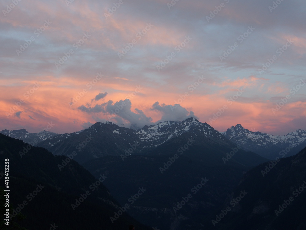 OLYMPUS DIGITAL CAMERA
Sunset dans les alpes