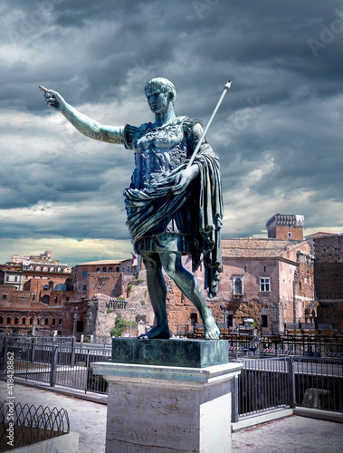 Octávio César Augusto, Otávio, Fori, Roma