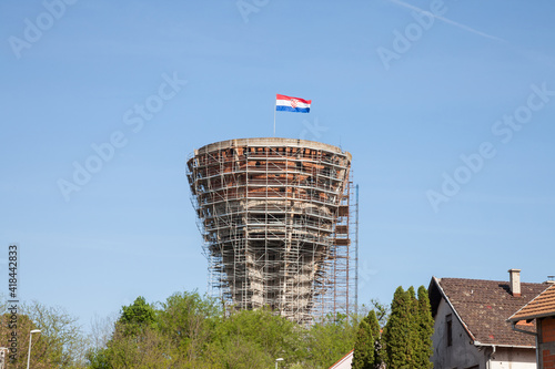 Tableau sur toile Water tower from Vukovar (Vukovarski Vodotoranj), with bullet and missile holes from the 1991-1995 conflict, which opposed Serbian to Croatian forces