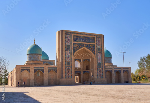 Canvas Print beautiful ancient eastern city in asia