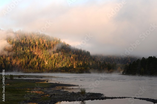 Fototapeta Naklejka Na Ścianę i Meble -  Morning on the mountain river Biya. Altai Republic