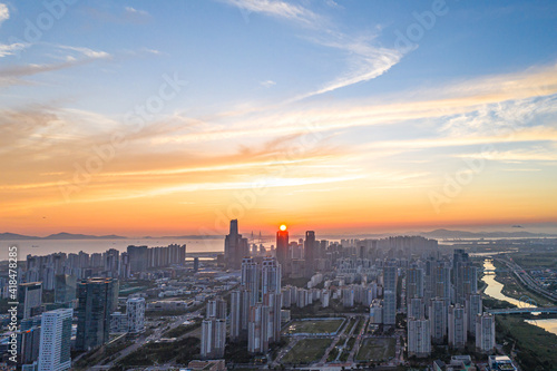 sunset over city © Kim Sehwan