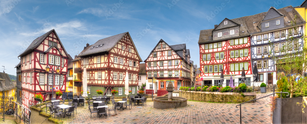 Die Fassaden von Fachwerkhäusern in der Altstadt von Wetzlar