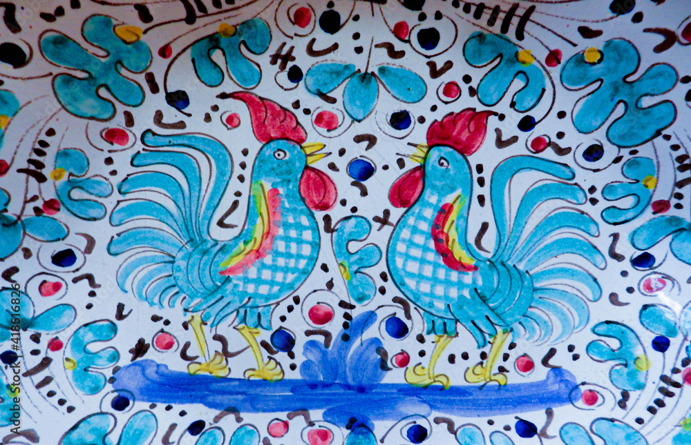 Cerámica colorida con dos gallos Cerámica colorida con dos gallos