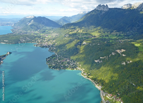 Lake Annecy in the French Alps  © Jenny Thompson