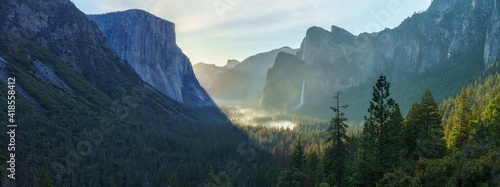 Obraz na płótnie sunrise at the tunnel view in yosemite nationalpark, california, usa w salonie