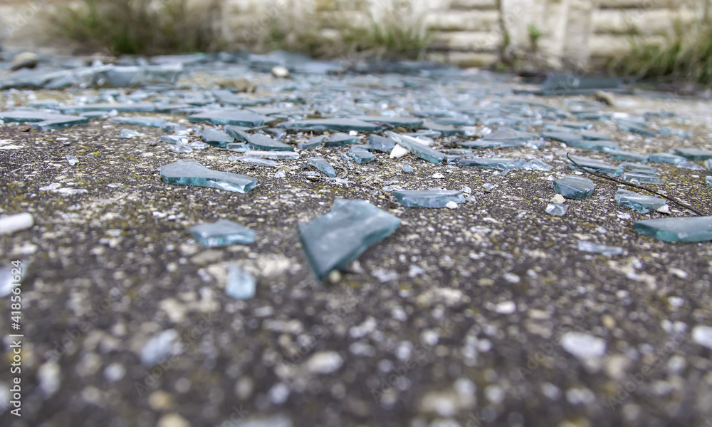 Shattered glass to pieces Shattered glass to pieces
