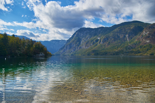 Fototapeta Naklejka Na Ścianę i Meble -  Lake Bohinj, Slovenia on an idyllic summer's day