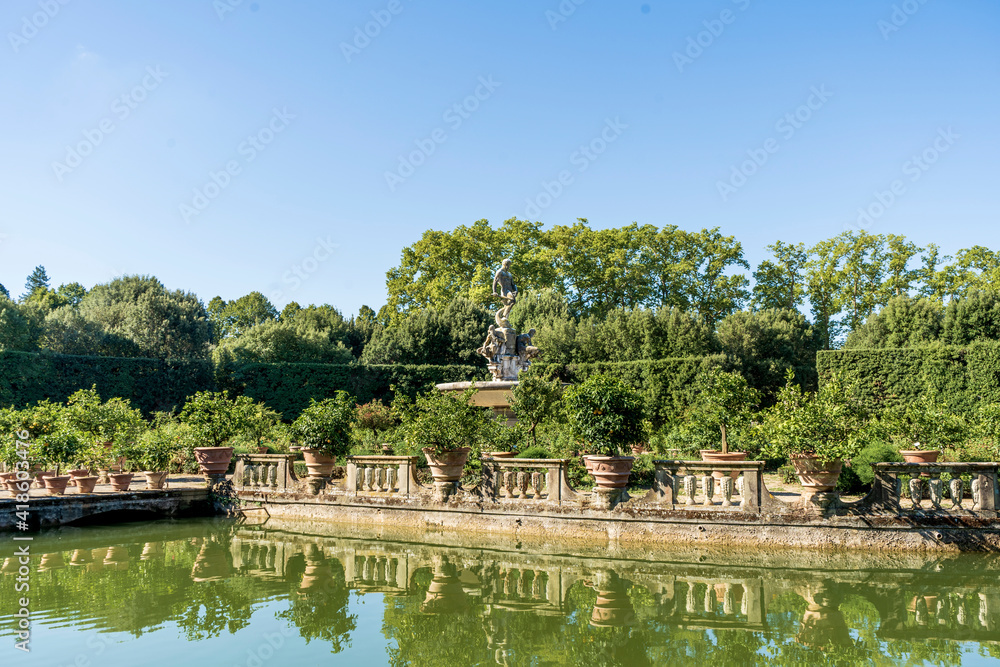 The Isolotto, an oval-shaped island with the Fountain of the Ocean in the middle, in Boboli Gardens, beside Palazzo Pitti, Florence city center, Tuscany region, Italy