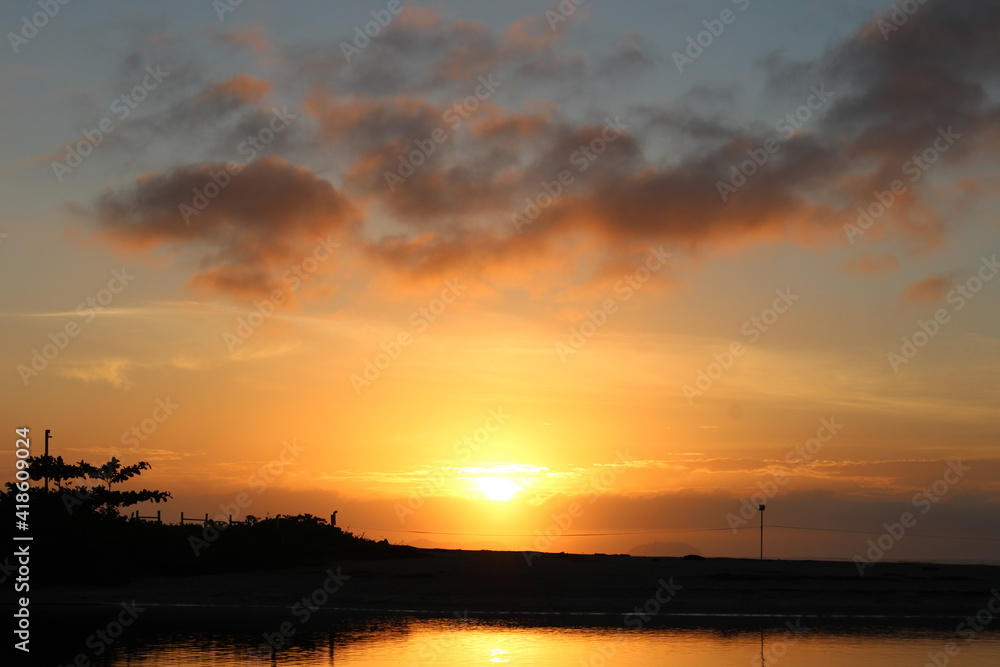 Fototapeta premium sunrise on the beach