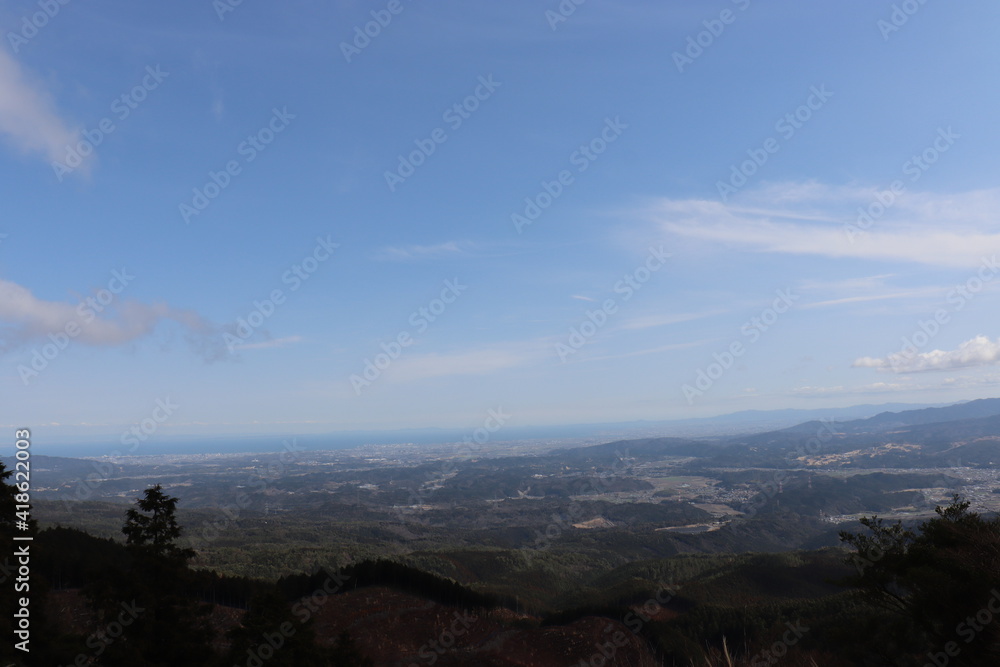 Fototapeta premium 綺麗な空を背景にした日本の景色