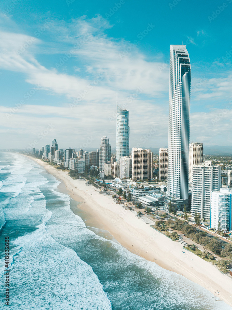 Obraz premium An aerial view of Surfers Paradise, Queensland, Australia