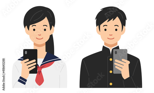 笑顔でスマホを見る学生の男女