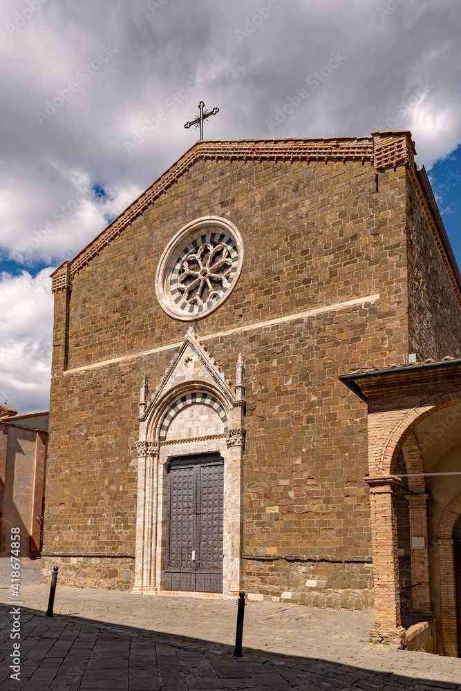 Die Kirche Sant Agostino in Montalcino in der Toskana in Italien 