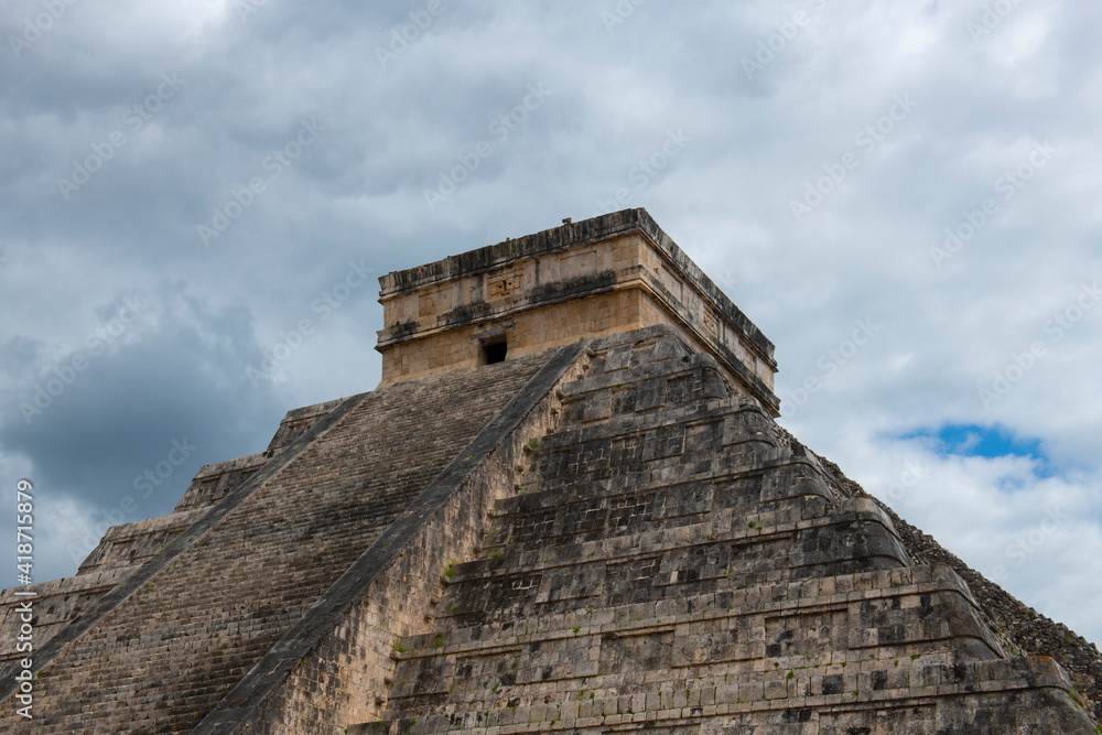 Temple of Kukulcan El Castillo at the center of Chichen Itza archaeological site in Yucatan, Mexico. 