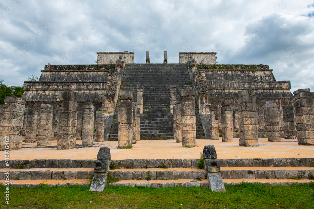 Templo de los Guerreros Temple of the Warriors at the center of Chichen Itza archaeological site in Yucatan, Mexico. Chichen Itza is a UNESCO World Heritage Site.