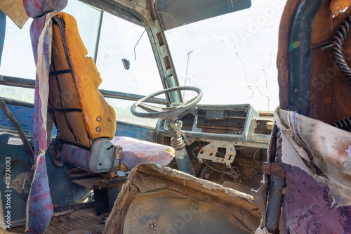 Cabine motoista ônibus abandonado 