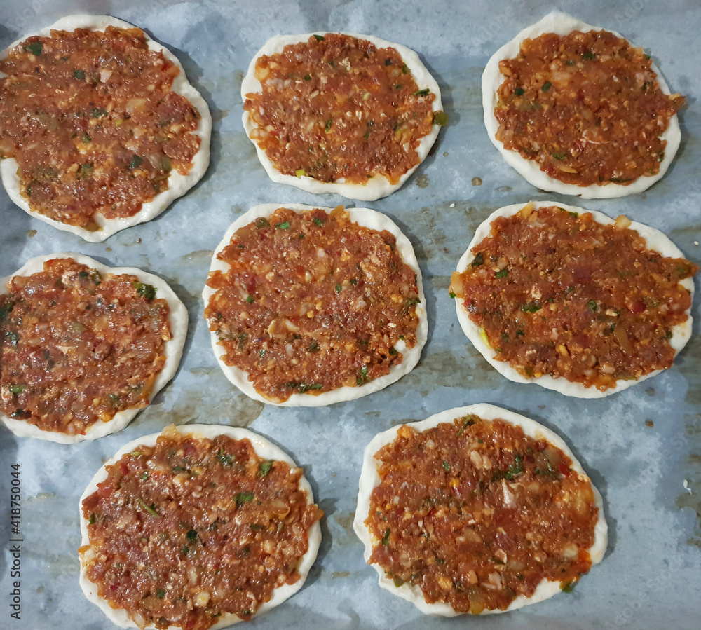 MEAT BREAD LAHMACUN SO DELICIOUS PERFECTLY EATING SK12 MEAT BREAD LAHMACUN SO DELICIOUS PERFECTLY EATING SK12