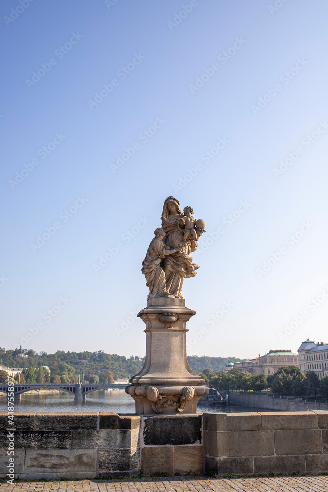 Obraz premium Karlsbrücke in Prag