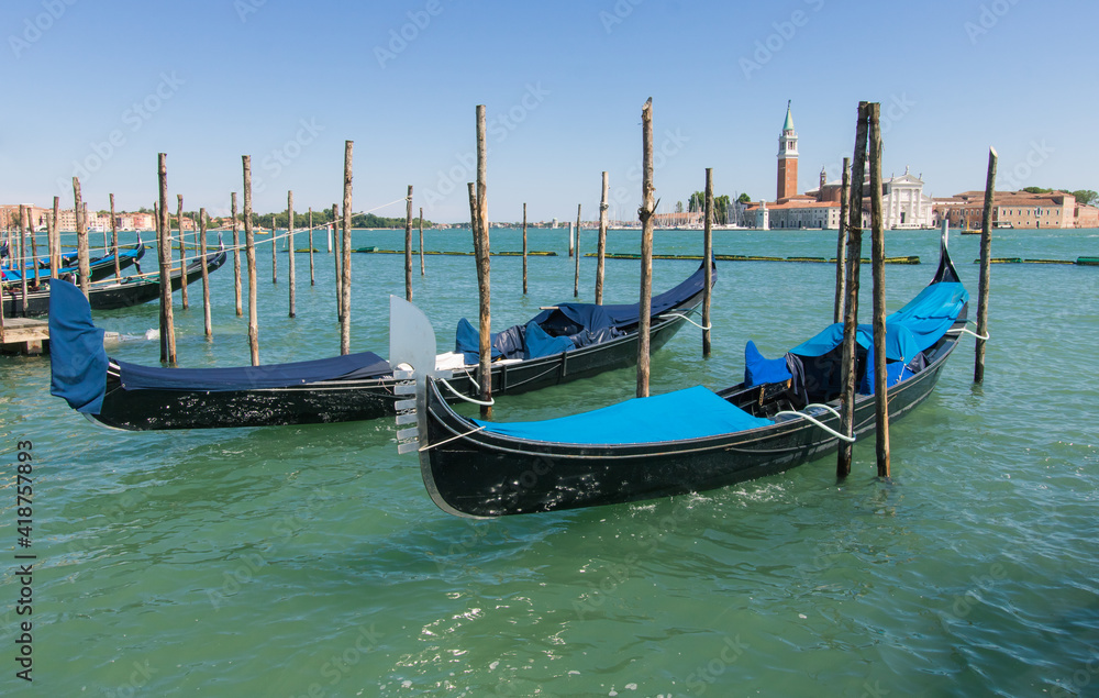 gondoles à Venise près de la Place Saint-Marc en été