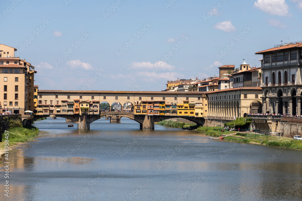 Fototapeta premium View of Ponte Vecchio during the day in Florence, Italy.