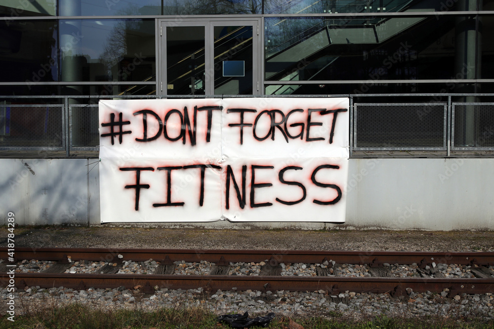 plakat  mit der aufschrift don't forget fitness