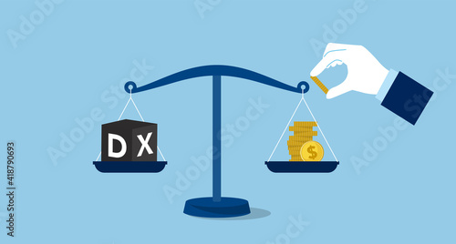 DX投資のイラストイメージ、天秤にお金を載せる手、ベクター素材