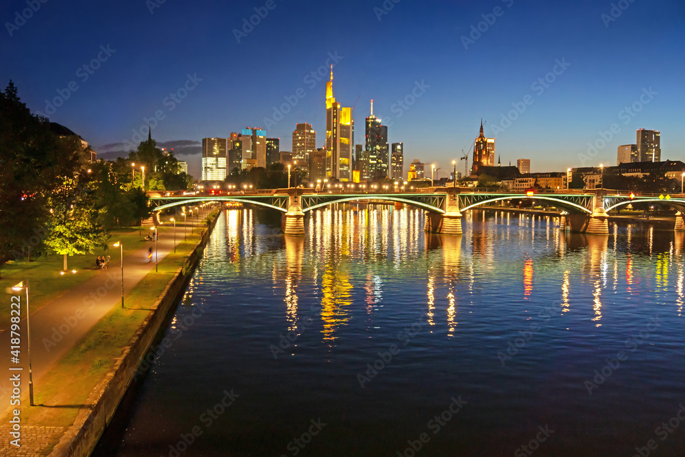 Fototapeta premium Frankfurt city skyline