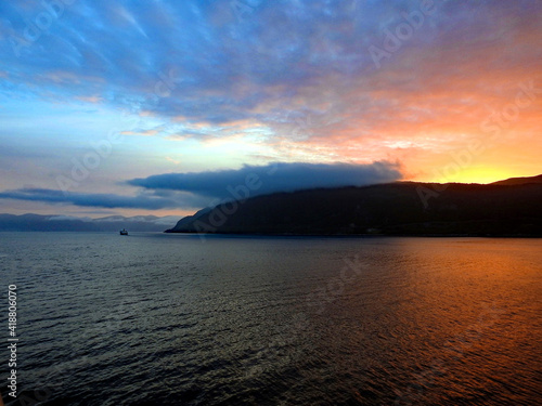 Sonnenuntergang mit bezaubernden Farben