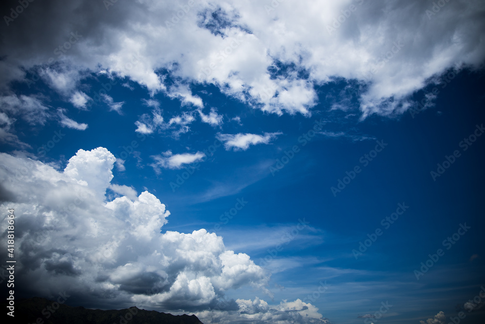 Fototapeta premium Deep blue sky with stratocumulus clouds 