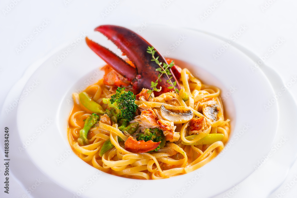 オマール海老のトマトクリームパスタ オマール海老のトマトクリームパスタ