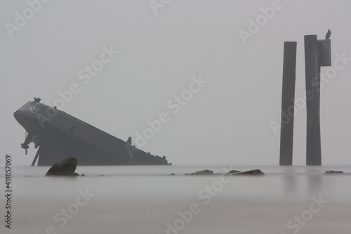 Schiffsunglück im Nebel photo